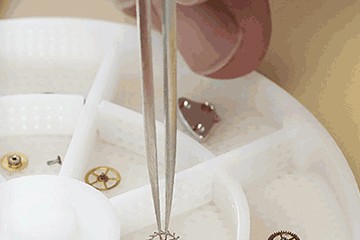 长沙百达翡丽手表有雾气维修