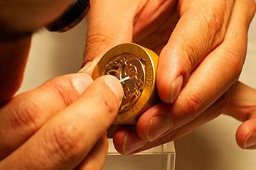 长沙百达翡丽为什么倒着走